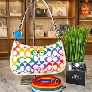 COACH TERI HAND SHOULDER SMALL BAG SIGNATURE RAINBOW CANVAS MULTI SUMMER PURSE‎